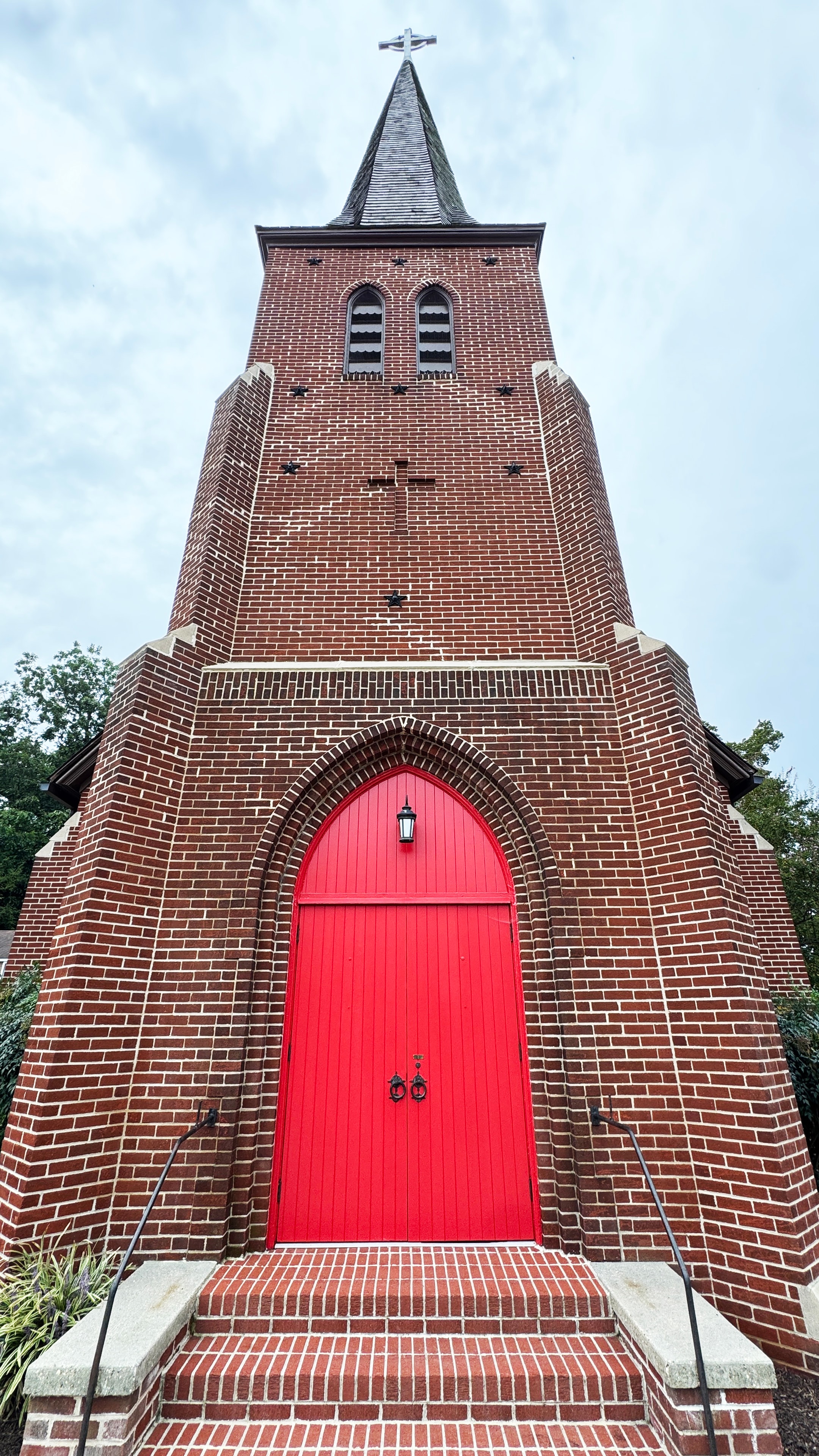 Full view of St. Philip's Episcopal Church in Laurel, Delaware